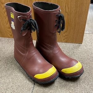 See us ketchup mustard boots size 10